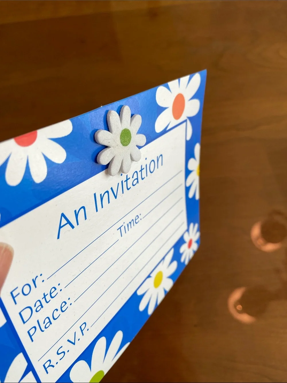 Amscan 8 Blue Daisy Invitation Cards with Envelopes.
